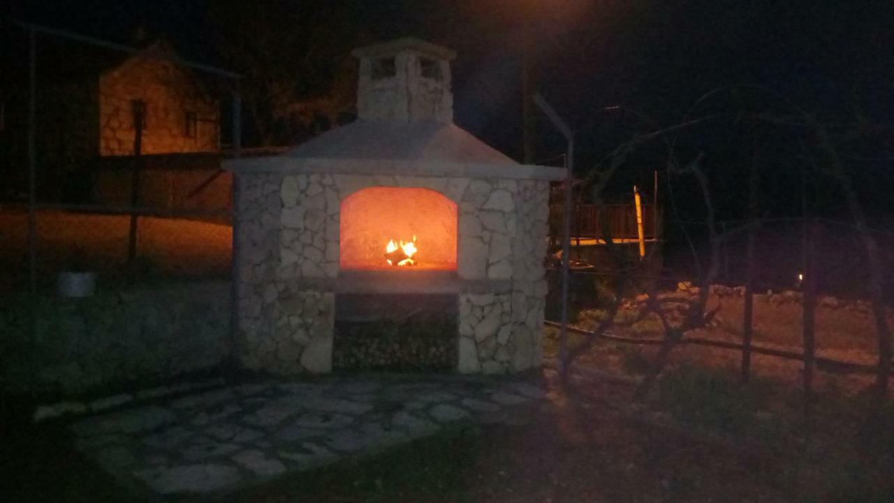 Holiday Home Marija Vrlika Exterior photo