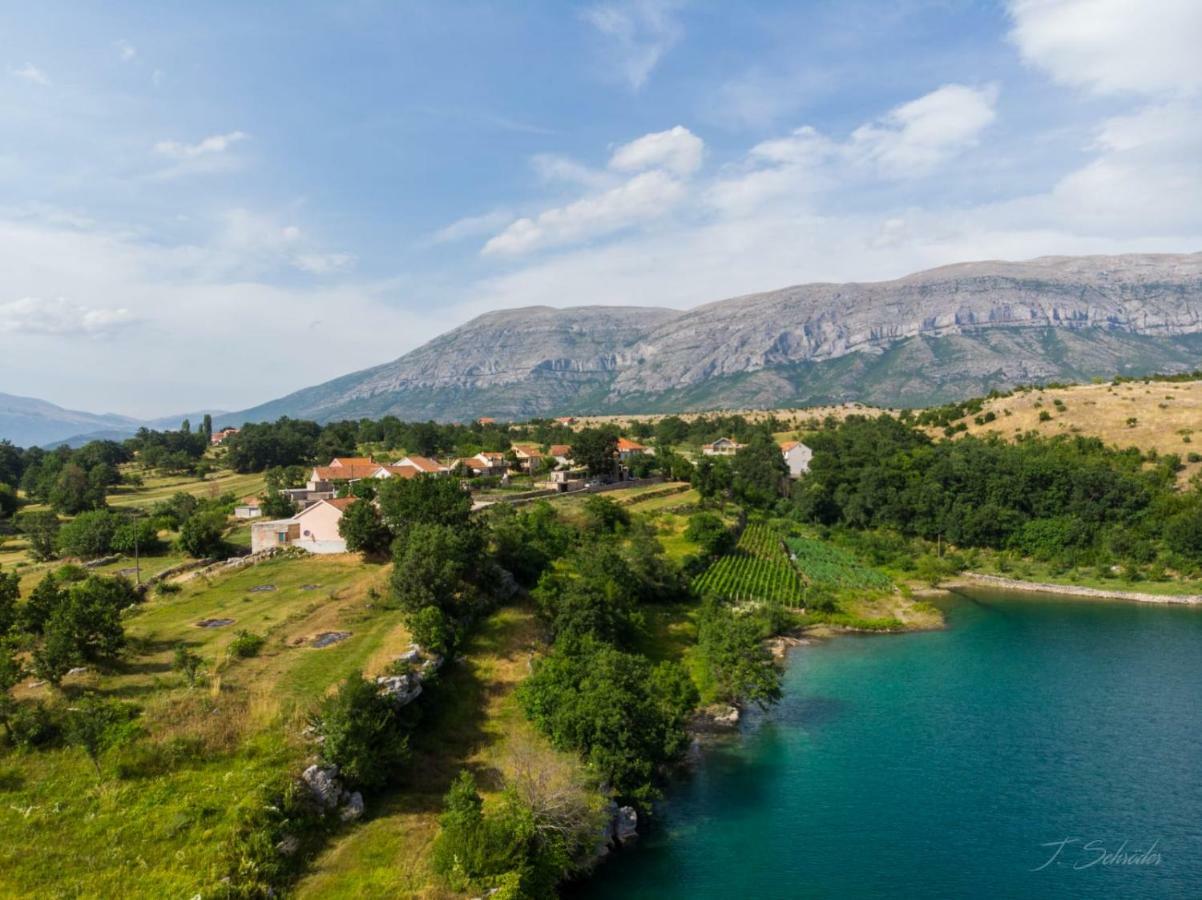 Holiday Home Marija Vrlika Exterior photo