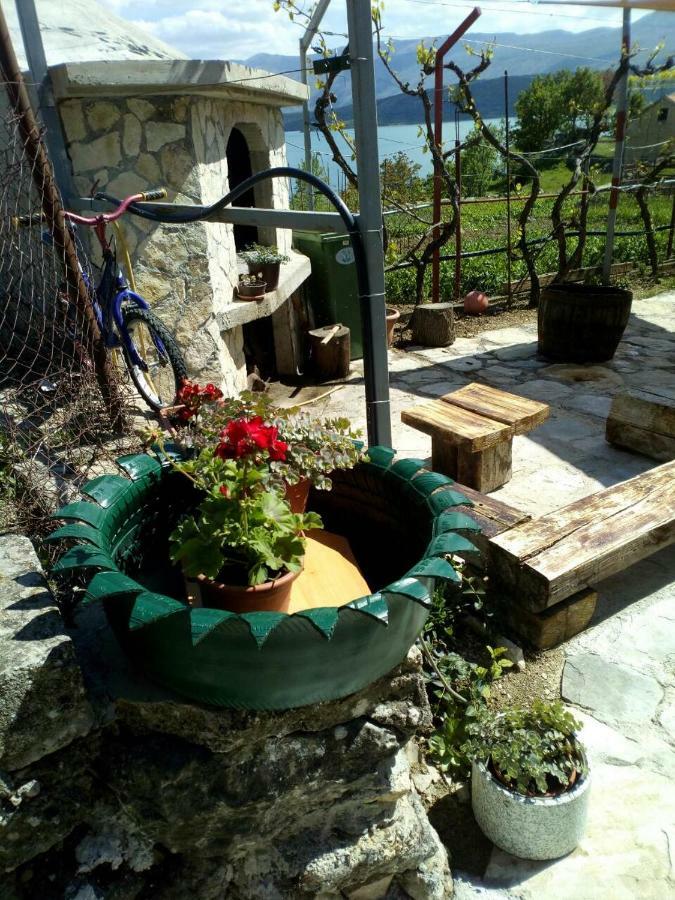 Holiday Home Marija Vrlika Exterior photo