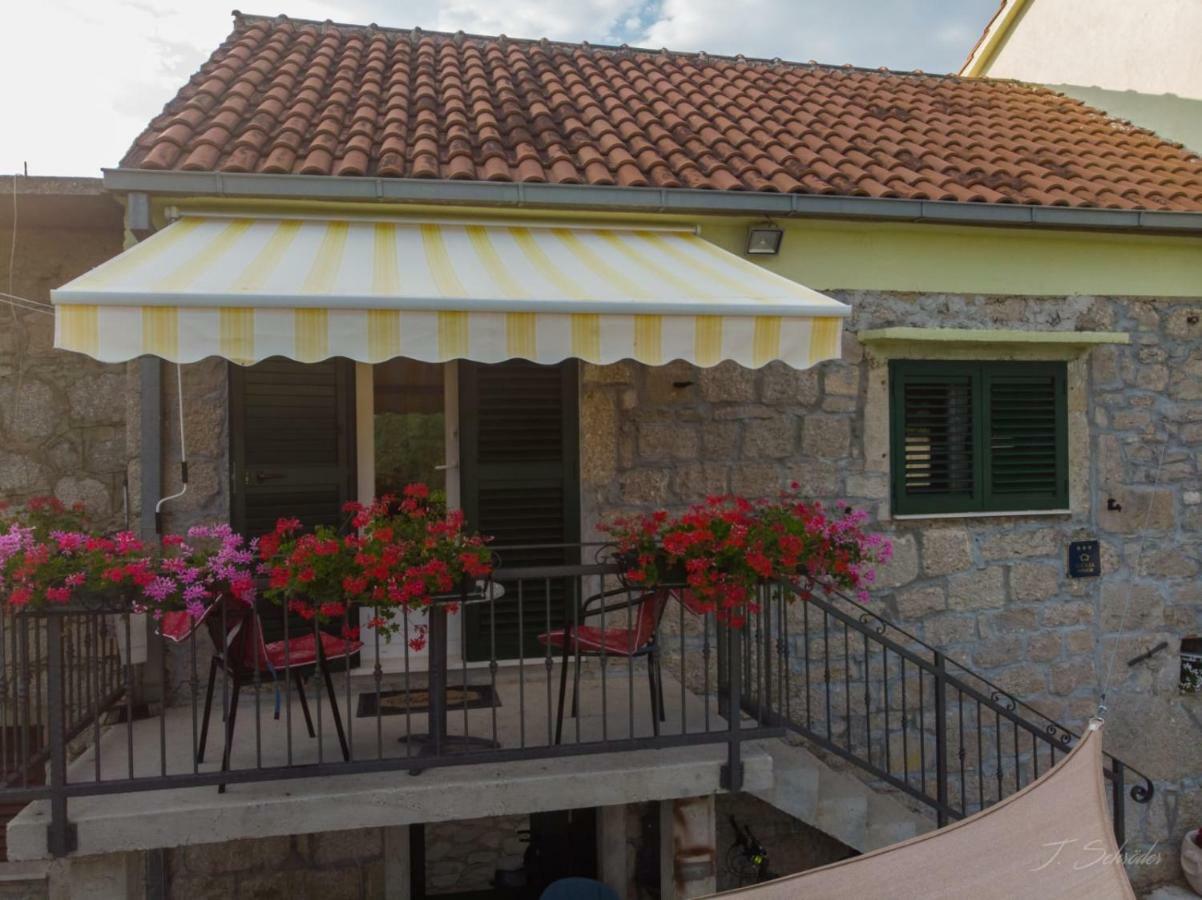 Holiday Home Marija Vrlika Exterior photo